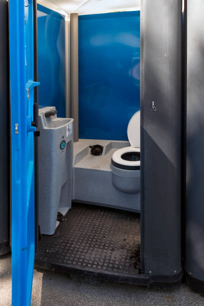 Best Restroom trailer rental cost  in Lindsborg, KS