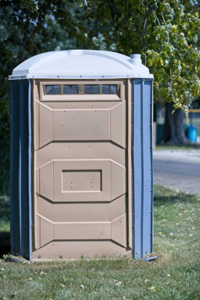 Best Portable bathroom rental  in Lindsborg, KS